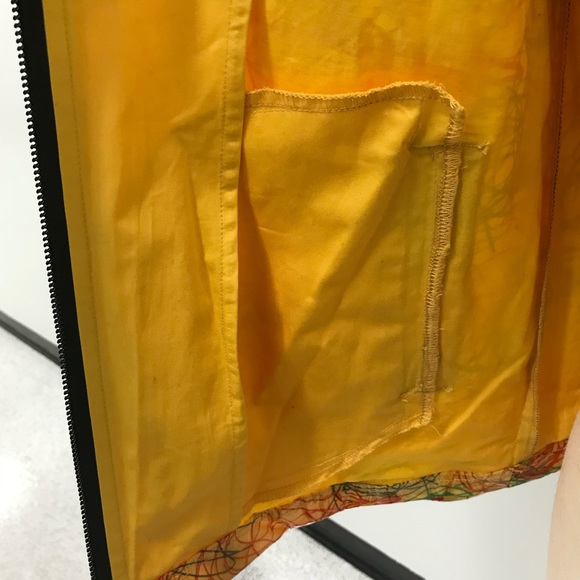 Wind Breaker with designer print - Picture 4 of 6